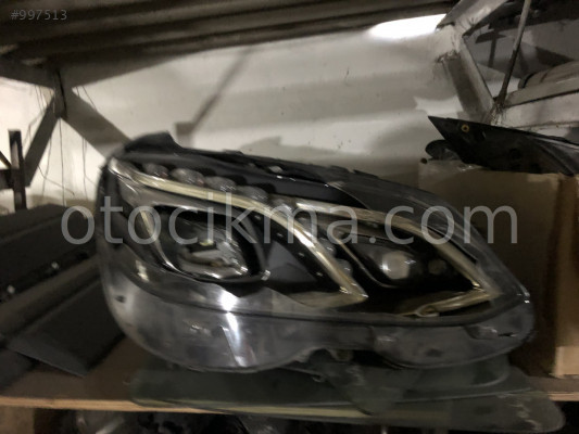 E serisi W212 sağ far camı kırık