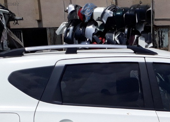 2011 NİSSAN QASHQAİ HATASIZ SAĞ  ARKA KAPI CAMI.