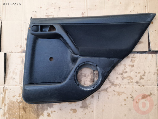 GOLF 3 VENTO 92-98 KAPI DÖŞEMESİ SAĞ ARKA SİYAH 1H4867211CM