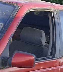1993 model peugeot 405 çıkma sol ön kapı camı