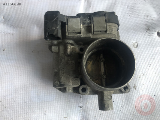 Passat 1.8 düz elektrikli gaz kelebeği 06B133062E