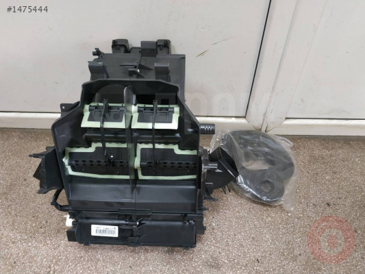 LEON OCTAVİA A3 KALORİFER KUTUSU ORTA 	5Q1820353G