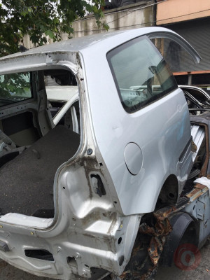 Volkswagen Polo Tek Kapı Sağ  Çamurluk Hatasız Orjinal Çıkma