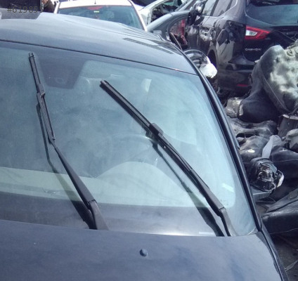 2007 VOLVO S40 ORJİNAL ÖN CAM SİLECEK KOLU.