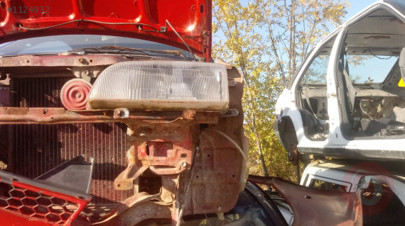 suzuki swift çıkma sol far