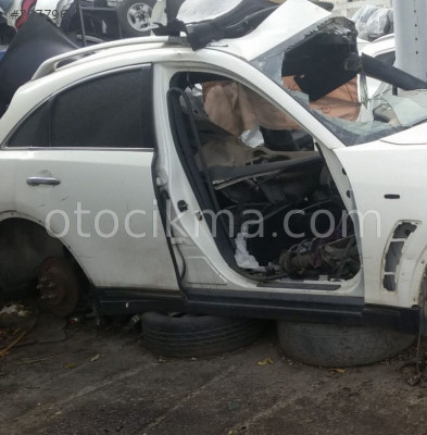 INFINITI FX35 ÇIKMA SAĞ YAN PANEL MEVCUTTUR.