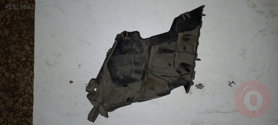 4G8807284C - Audi A7 Sağ-Sol  Yan Tutucu Braket Orj. Çıkma