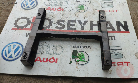 2K0881033E volkswagen caddy koltuk alt demiri