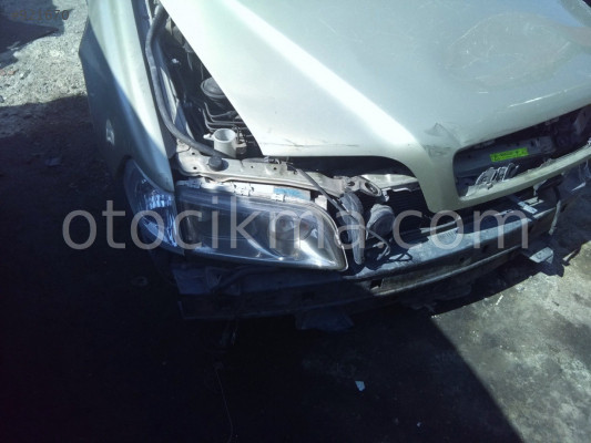 2001 VOLVO S40 ORİJİNAL SAĞ FAR.