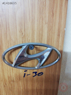 Hyundai i 30 cw vagon çıkma bağaj arması