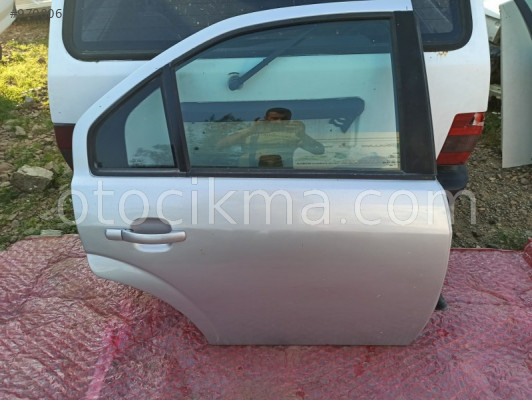 FORD MONDEO 2004 SAĞ ARKA KAPI