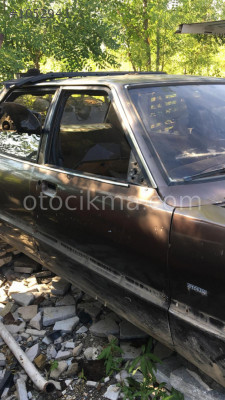 ford taunus çıkma sağ ön kapı