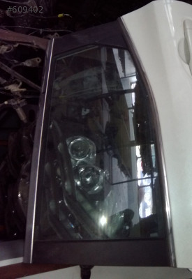 2014 MODEL NİSSAN QASHGAİ ÇIKMA  SOL ARKA KAPI CAMI.