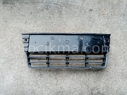 FORD FOCUS ÖN TAMPON ORTA IZGARA 2011 2013
