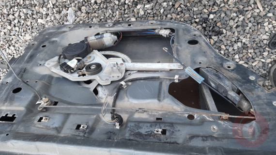 bmw 5.20 çıkma sol arka cam krikosu