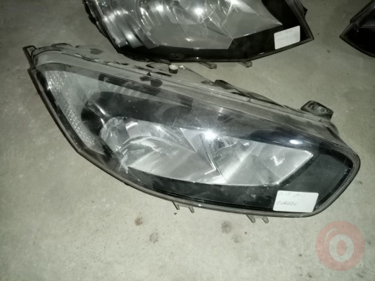 FORD COURİER ÇIKMA SAĞ FAR SİYAH ZEMİN ET7613W029EJ