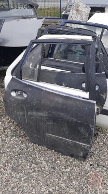 daihatsu sirion çıkma sağ arka kapı