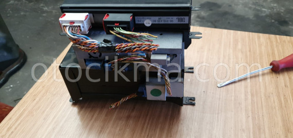 peugeot 607 orjinal CD changer hatasız