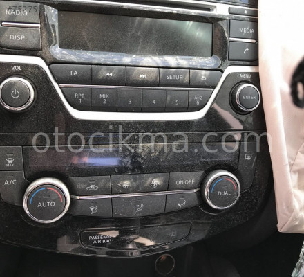 2015-2016 NISSAN QASHQAİ 1.5  ÇIKMA CD ÇALAR.