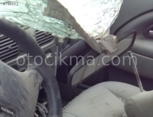 1996 VOLVO S40  ÇIKMA İÇ DİKİZ AYNASI MEVCUTTUR.