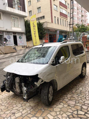 opel combo e 2020 torpido dolu ORJİNAL OTO OPEL CHEVROLET