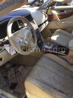INFINITI FX30D ÇIKMA GÖĞÜSLÜK TORPİDO MEVCUTTUR.