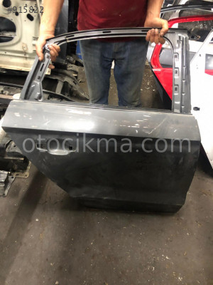 AUDİ A3 SAĞ ARKA KAPI VE TÜM ÇIKMA YEDEK PARÇALAR