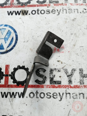 06A971502P audi a3 2010 motor bağlantı demiri