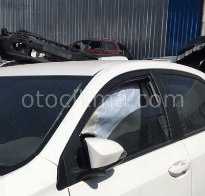 2017 TOYOTA COROLLA 1.3 ÇIKMA SOL ÖN KAPI CAMI MEVCUTTUR.