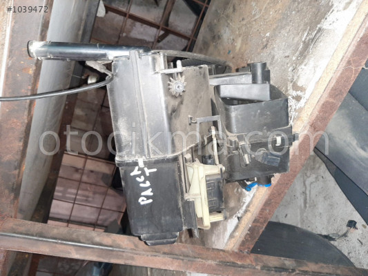 VOLKSWAGEN PASSAT 2000 KALORİFER KAZANI ÇIKMA PARÇA