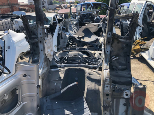 Volkswagen Transporter T7 Sol Şasi Hatasız Orjinal Çıkma