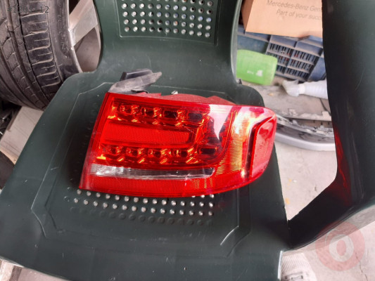 AUDİ A4 ÇIKMA SAĞ DIŞ STOP