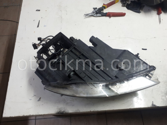 2009 passat xenon sol far