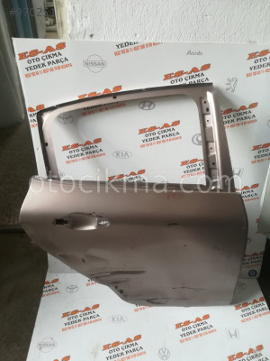Peugeot 208 sağ arka kapı