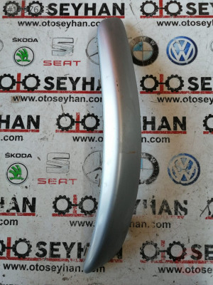 1K0807718A vw golf 5 ön tampon kaşı sağ