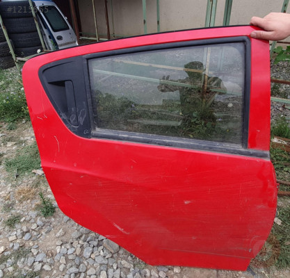 chevrolet aveo t300 çıkma dolu sağ arka kapı.