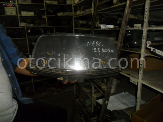 KM SAATİ MERCEDES 123 GST00054