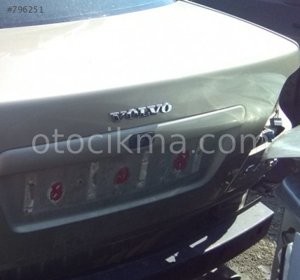 2001 VOLVO S40 ÇIKMA BAGAJ ARMA MEVCUTTUR.