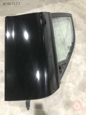 BMW F30 ÇIKMA ORJİNAL SAĞ ÖN KAPI HATASIZ BOYASIZ SİYAH