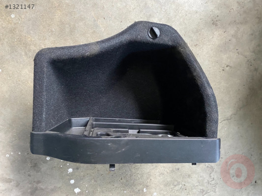 BMW F30 ÇIKMA ORJİNAL AVADANLIK KUTUSU