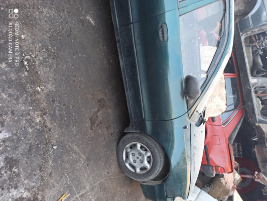2000 Hyundai Accent sağ ön kapı