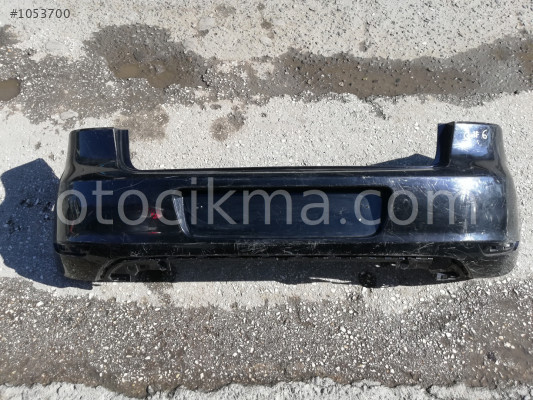 VW GOLF 4 SİYAH ARKA TAMPON-DÜZCE ÇIKMA