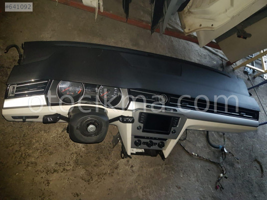 Volkswagen Passat B8 Üfleme ızgaraları hatasız orjinal çıkma