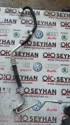 8W2816740 audi a4 a5 sağdan direksiyon kalın klima borusu