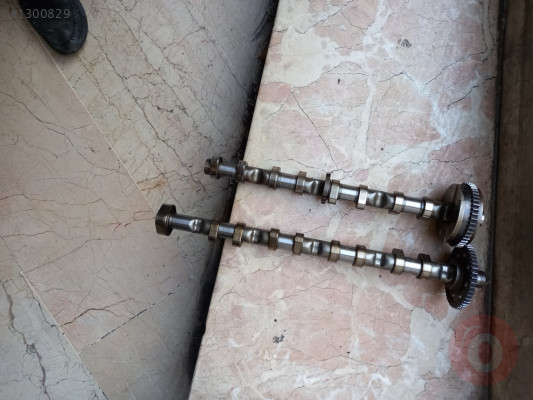 Audi Eksantrik mili orjinal cikma 06H109571M