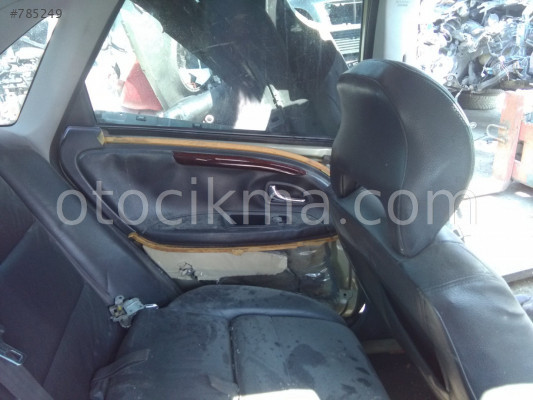 2001 VOLVO S40 ORİJİNAL KAPI DÖŞEMESİ.
