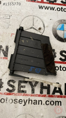 740222393F passat b5 kalorifer kazanı yan hava kanalı kapağı