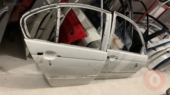 BMW E46 3 SERİSİ ÇIKMA ORJİNAL SAĞ ARKA KAPI 1997-06