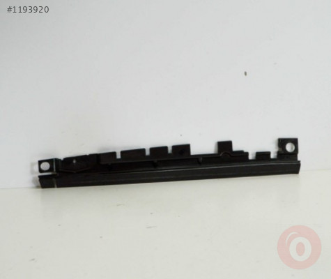 AUDİ A4 16-19 RADYATÖR HAVA KLAVUZU ÜST 8W0121292B