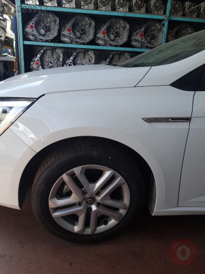Renault Megane 4 sol ön çamurluk orjinal çıkma